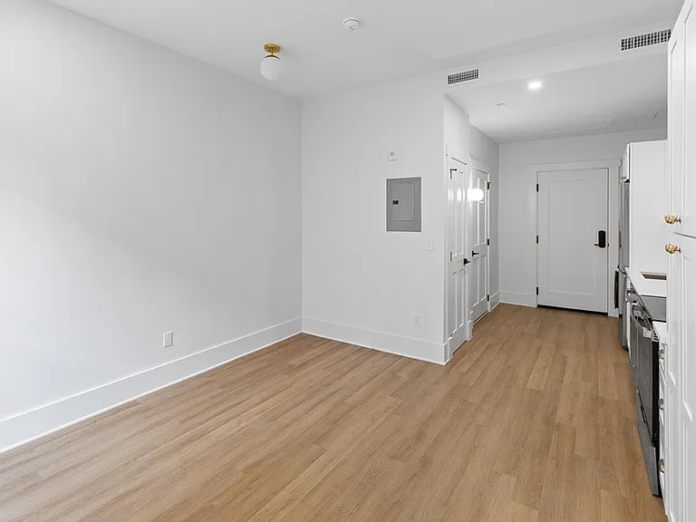 31 Hope St #104 — Photo 5