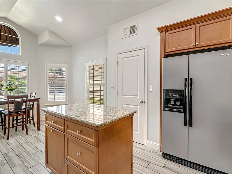 8582 N Garden Ave — Photo 22