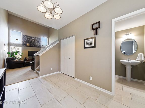 2nd image of 6923 Creekside Dr Unit 6923