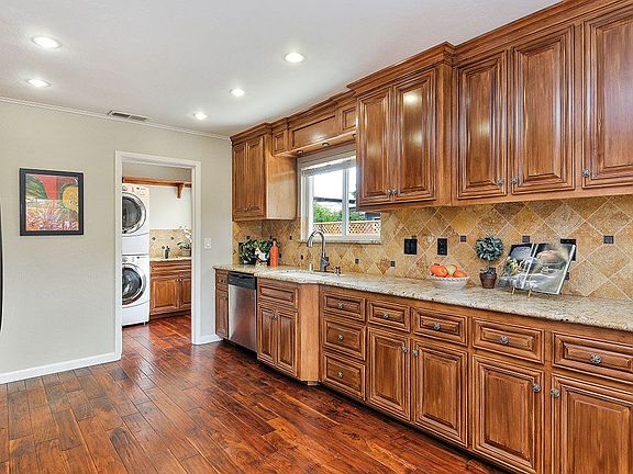 3rd image of 3516 Cecil Ave