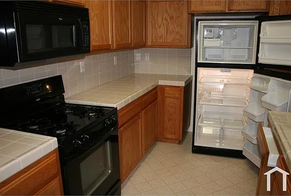 2751 Edgar Ave — Photo 5