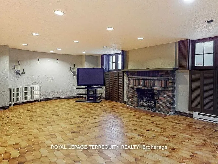 312 Glenayr Rd — Photo 35