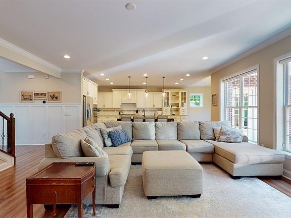 5th image of 7565 Marsh Creek Ln
