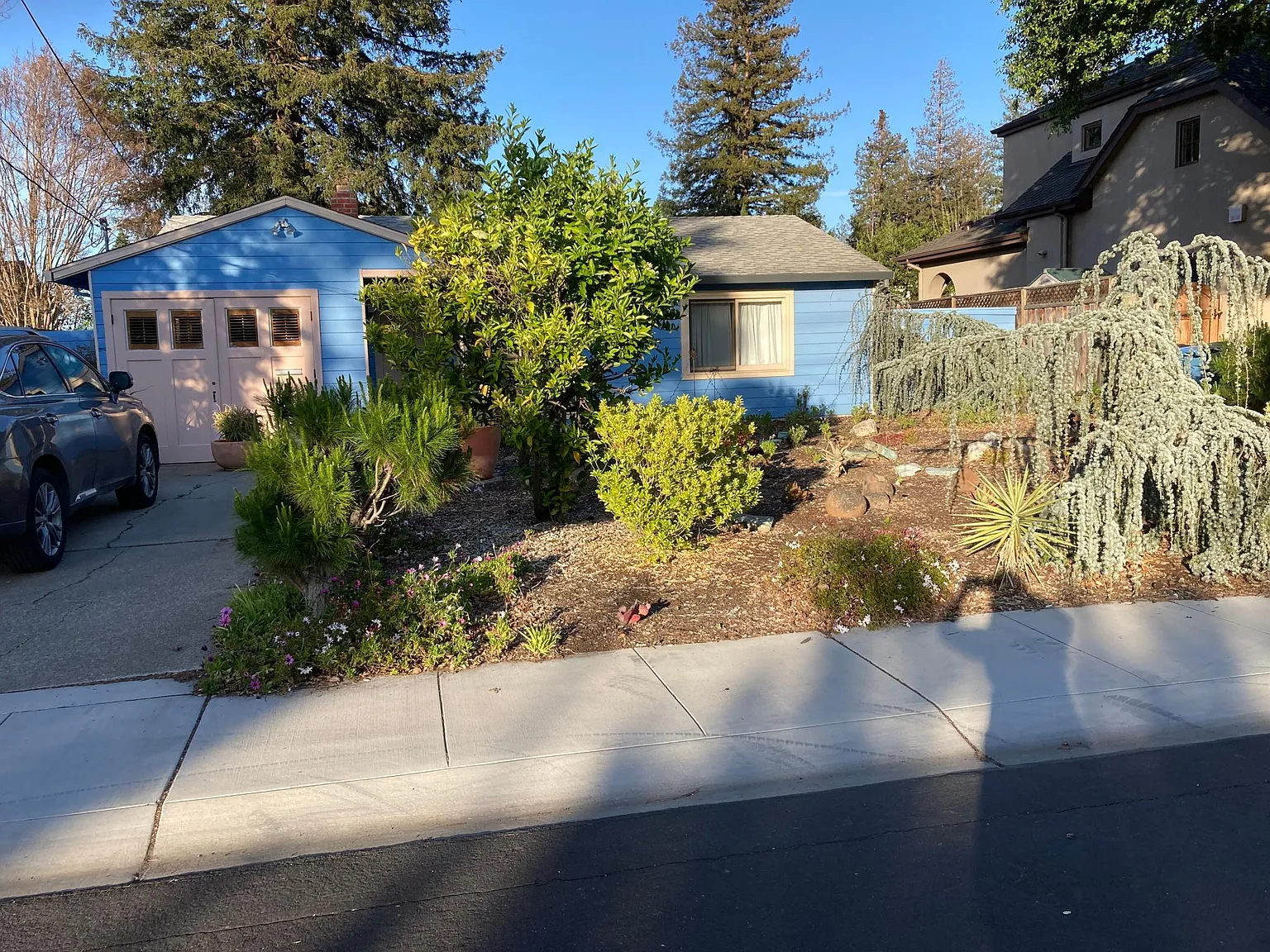 4215 Suzanne Dr — Photo 2