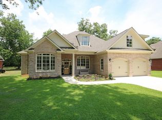 300 Brookewater Ln, Perry, GA 31069