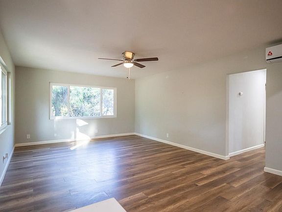 5th image of 501 W Vermont Ave