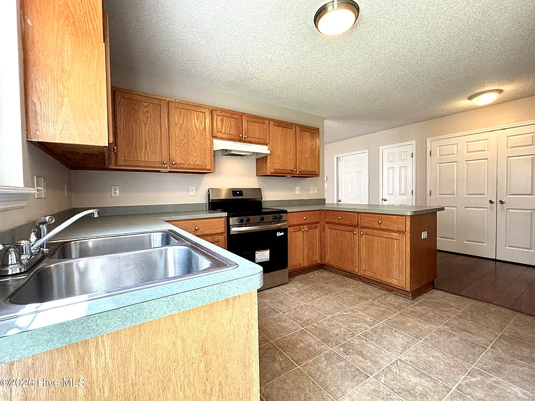 521 Jimmies Creek Dr — Photo 11