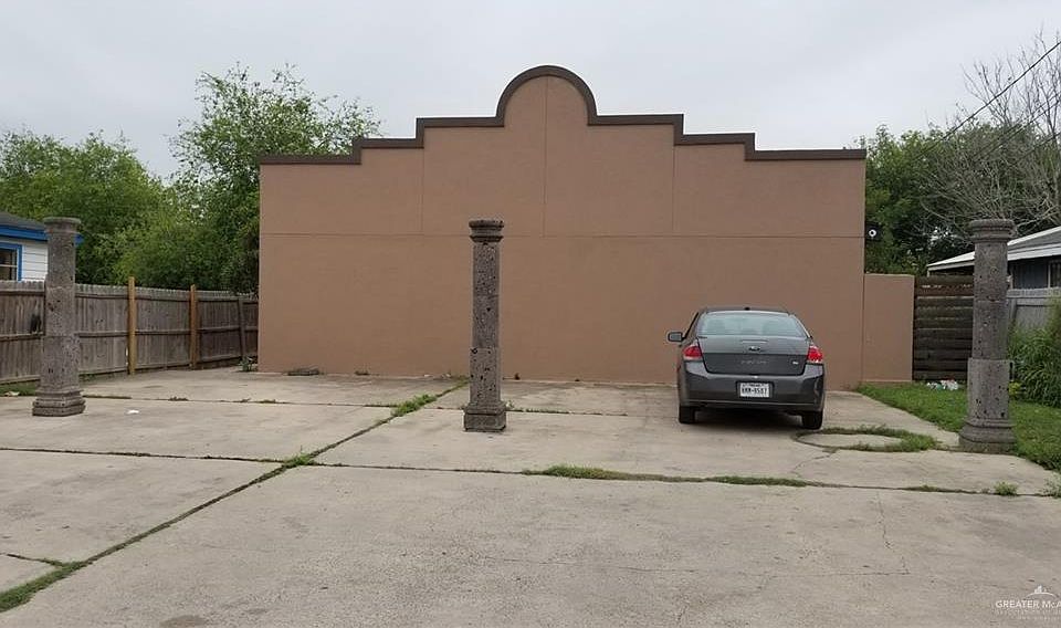 1st image of 2525 Erie Ave