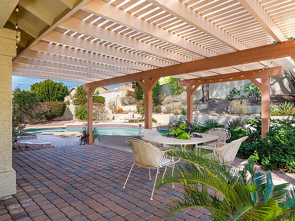 4th image of 1836 E Muirwood Dr