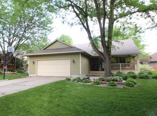 3604 S Jesse James Dr, Sioux Falls, SD 57103