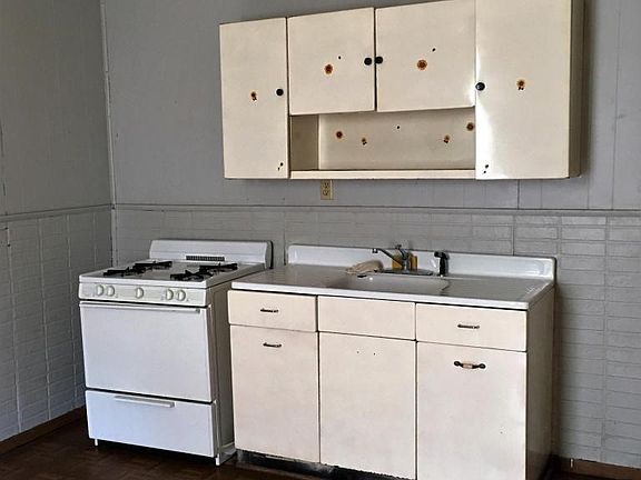 3rd image of 831 S 20th St