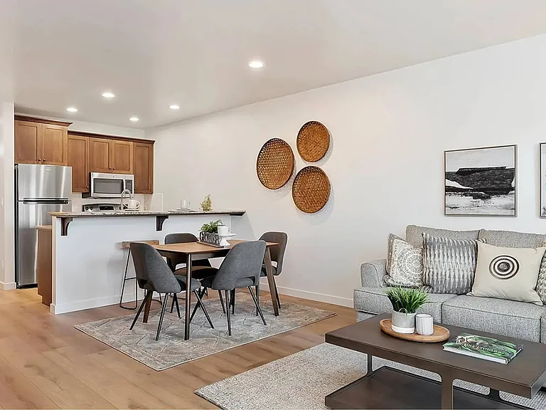 Linder Springs Townhomes — Photo 5