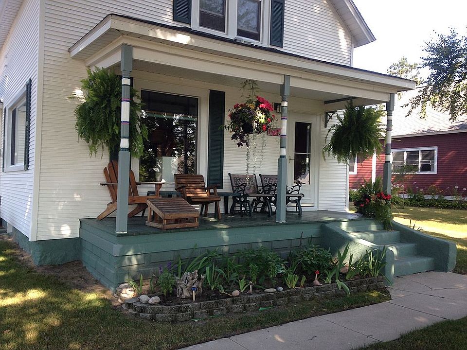 2nd image of 17104 4th St