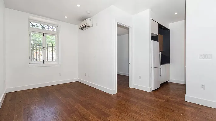 Rented by Nooklyn NYC LLC | media 16
