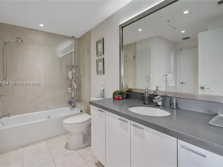 90 SW 3rd St #4308 — Photo 12