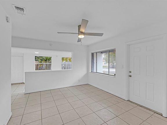 3rd image of 2981 NE 12th Avenue