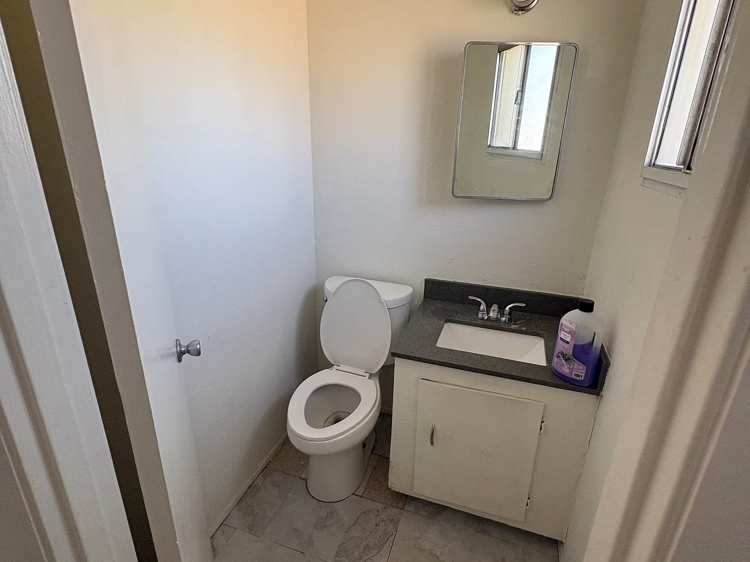 3 bed, 1.5 bath, 1020 sqft, $1,800 — Photo 2