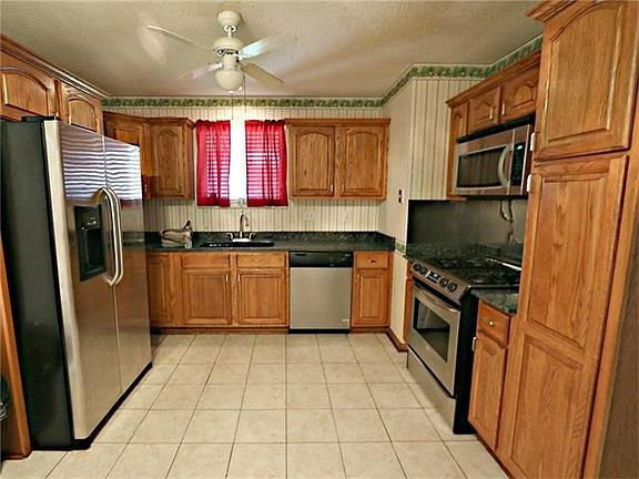 5th image of 1019 N Hullen St