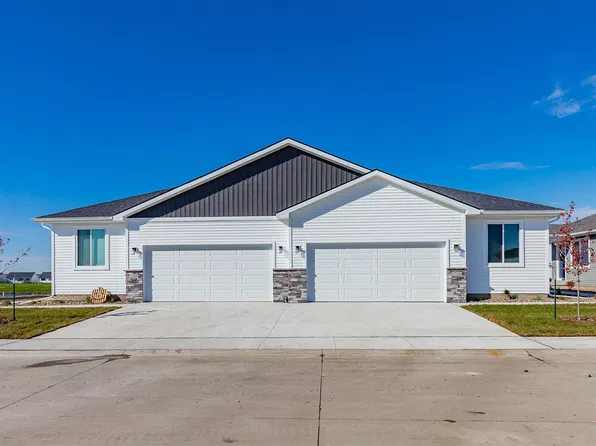 1220 Granite St NE, Bondurant, IA 50035
