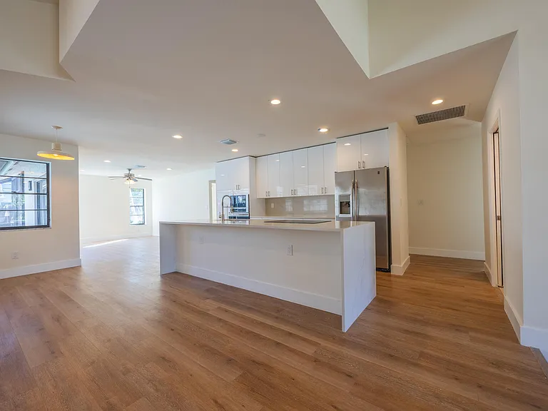 22352 Martella Ave — Photo 16