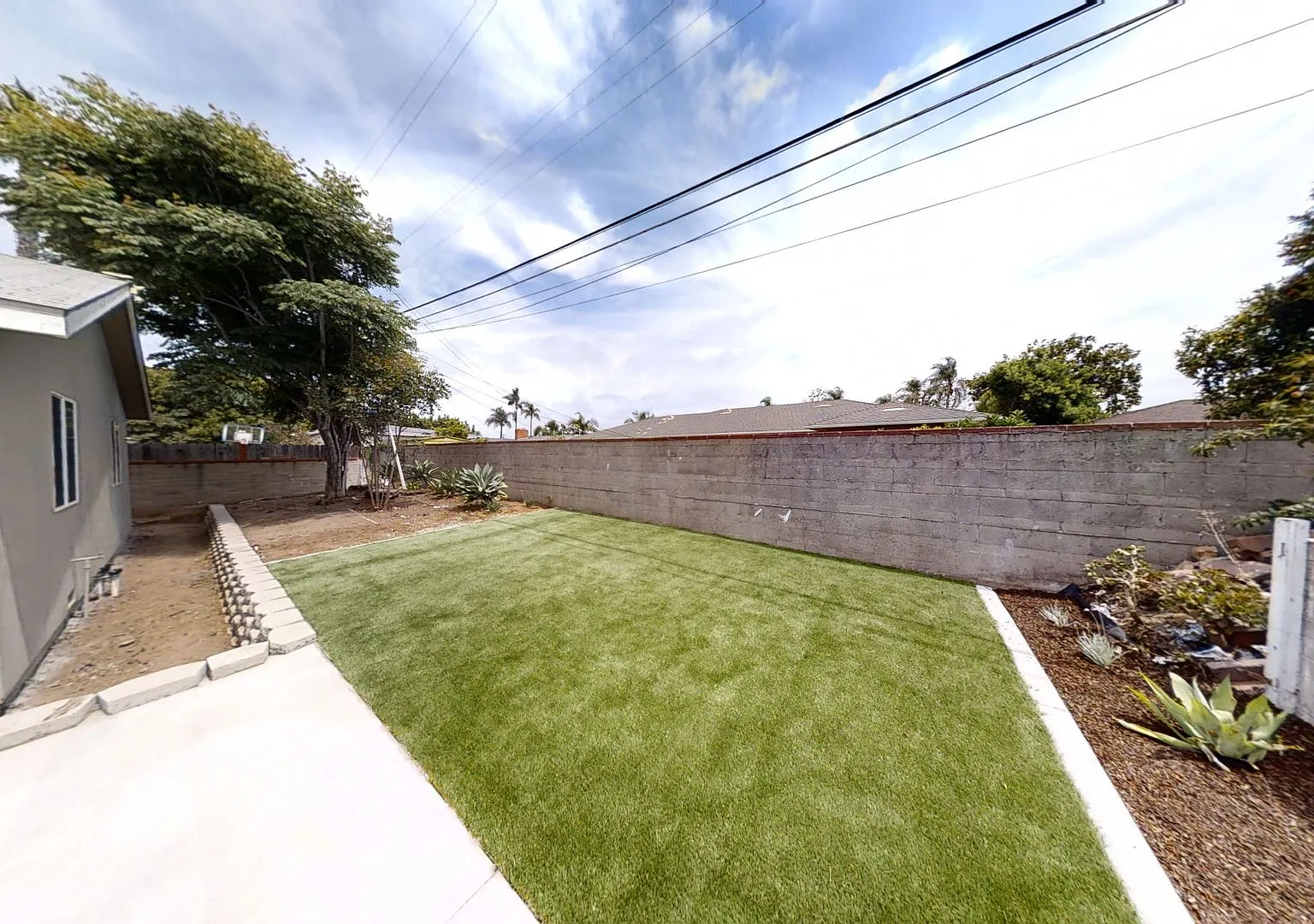 Large House on Dorothy Dr! — Photo 2