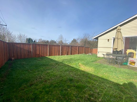 5th image of 7501 NE 64th Cir