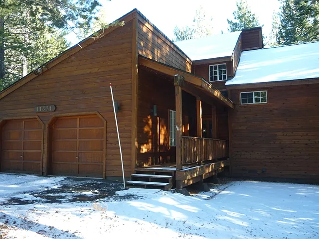 11371 Chalet Rd