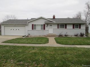 207 E River Rd, Flushing, MI 48433