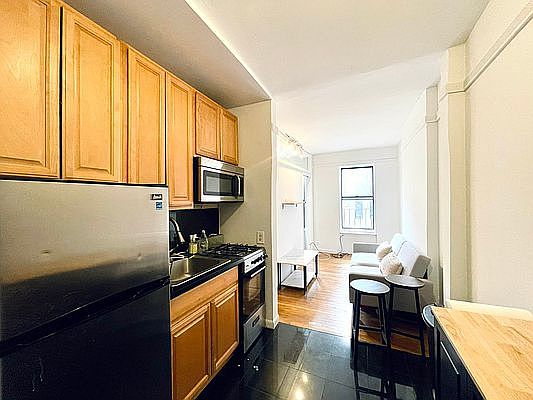 1st image of 338 E 61st St APT 18