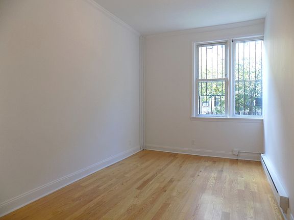 4th image of 304 Troutman St #1BB