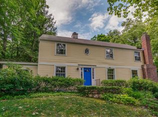 32 Turkey Ln, Cold Spring Harbor, NY 11724