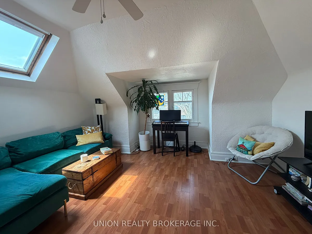 Building Photo - 33 Balsam Ave #THIRDFLOOR