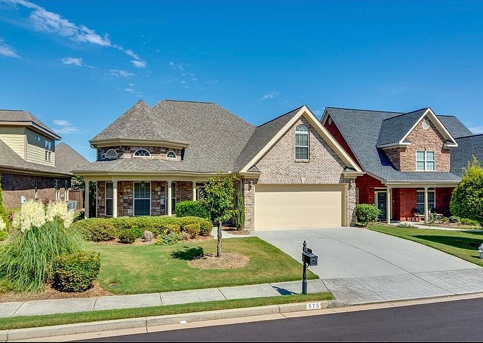 2nd image of 375 McKenzie Grace Ln