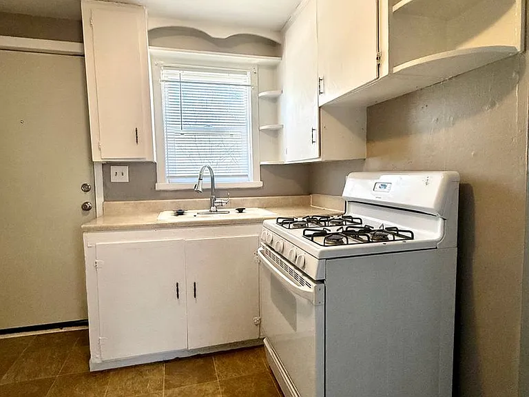 2512 E Dale St #1 — Photo 4