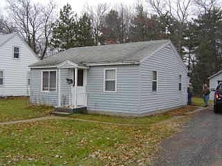 2nd image of 432 N Roosevelt Rd