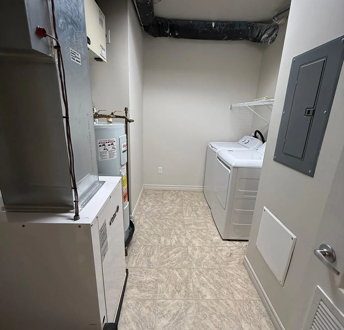 190 Carson Dr — Photo 3