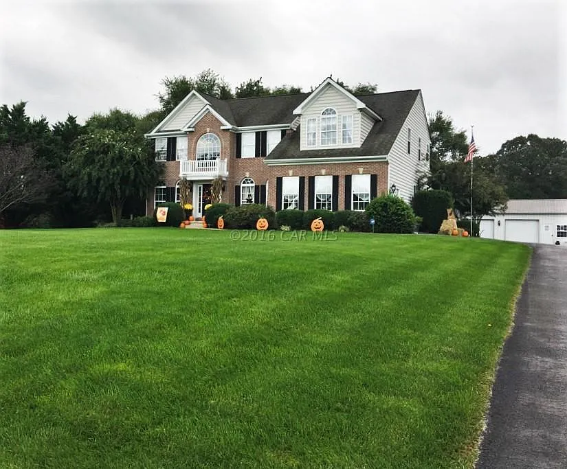 8715 Shadow Ln photo 1