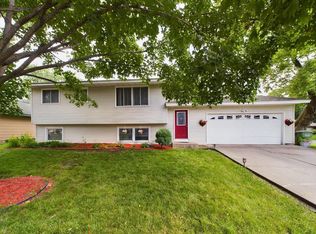 8200 Thomas Ave N, Brooklyn Park, MN 55444