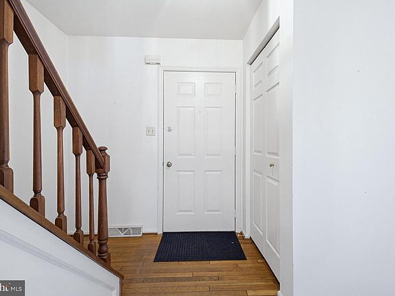 3rd image of 77 Rockford Rd