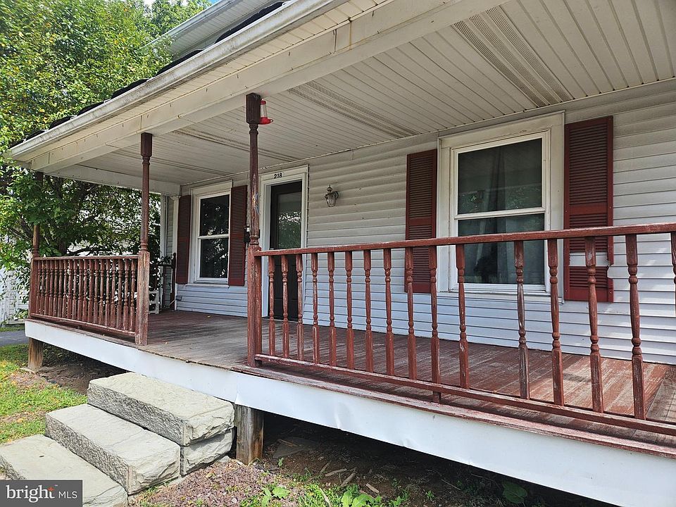 1st image of 218 Calvert St