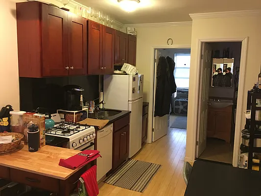 Rented by Blue Egg Realty Corp | media 34