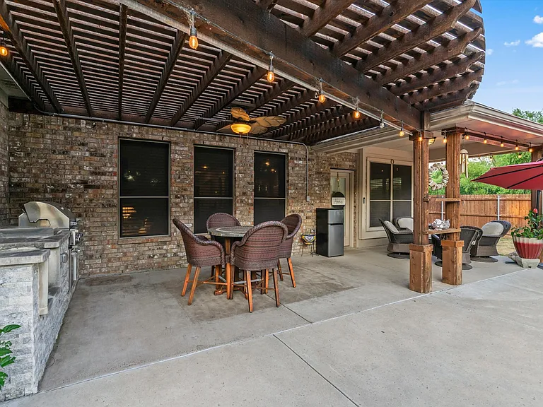 5733 Coleto Creek Cir — Photo 42
