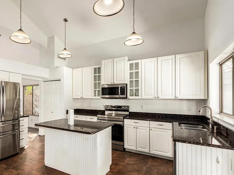 1710 W Hiddenview Dr — Photo 16