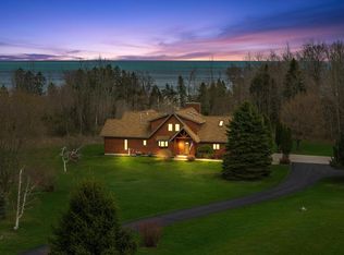 179 Twin Valley Trl, Cedar Grove, WI 53013