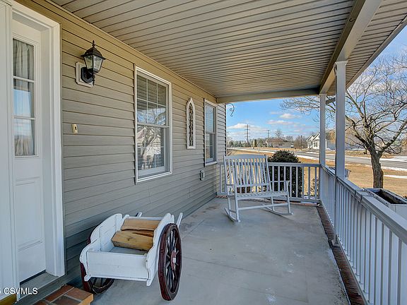 4th image of 34 Farley Cir