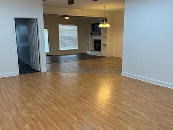 4th image of 468 Poplar Ridge Dr