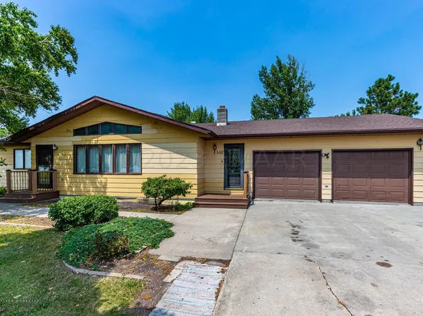 142 6th St, Grandin, ND 58038