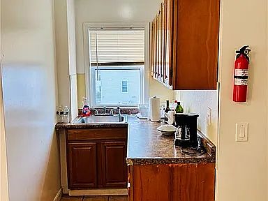 5th image of 86 Webster St #3R