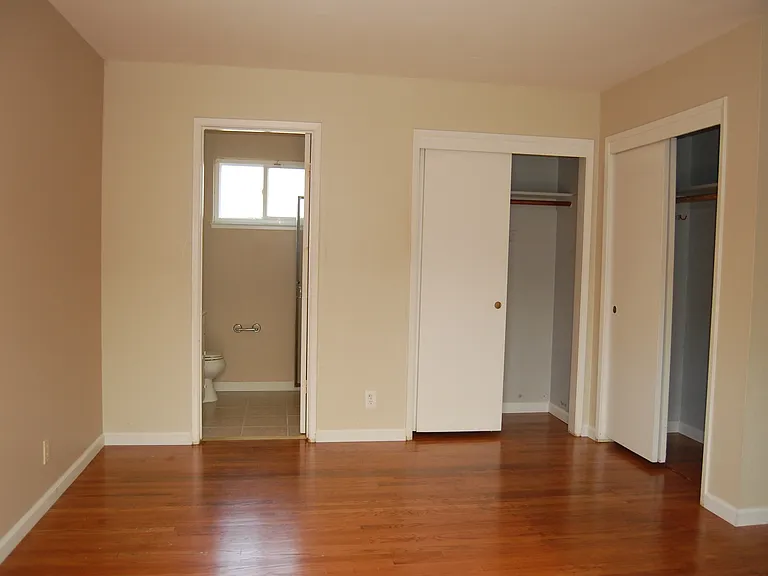 4815 Seneca Park Ave — Photo 8