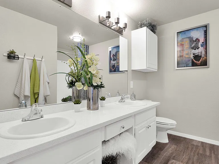Catherine Townhomes — Photo 7